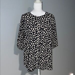 Women's Dark blue and Off White Patterned Top